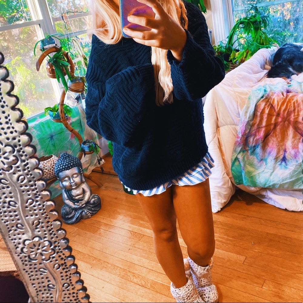 SOLD ON IG💖Black Luna EOversized Thick Sweater🍂 - Picture 2 of 12
